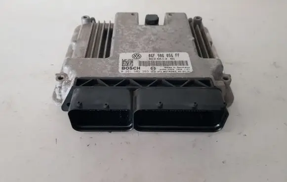 Volkswagen Jetta V Engine control unit/module 06F906056FF 0261S02263