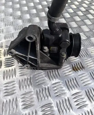 Ford Focus C-MAX Power steering pump