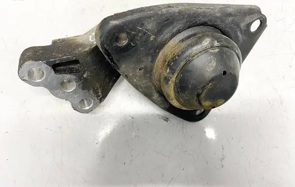 KIA Ceed Engine mount bracket