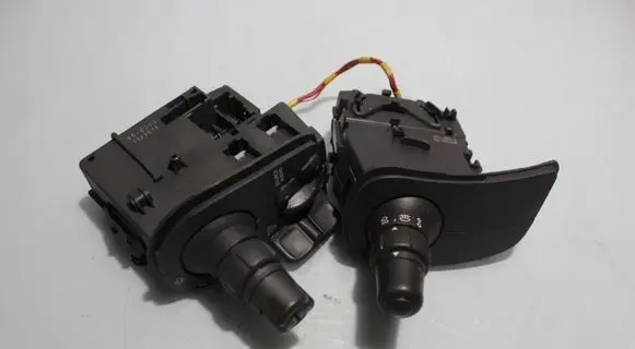 Renault Clio III Light switch 88102002186