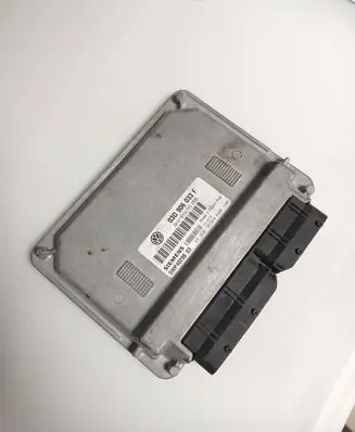 Volkswagen Polo IV 9N3 Engine control unit/module 03D906033F 5WP4029803