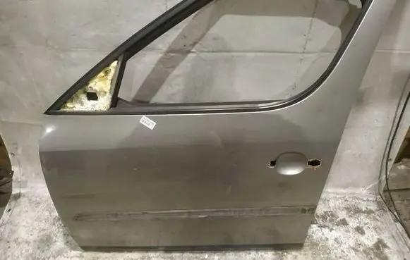 Skoda Roomster (5J) Front door pilkos