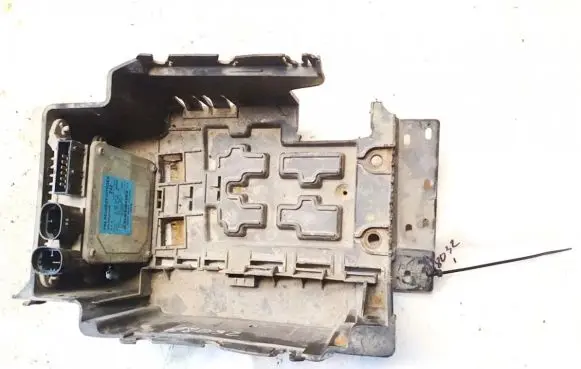 Citroen C3 Battery box tray 
