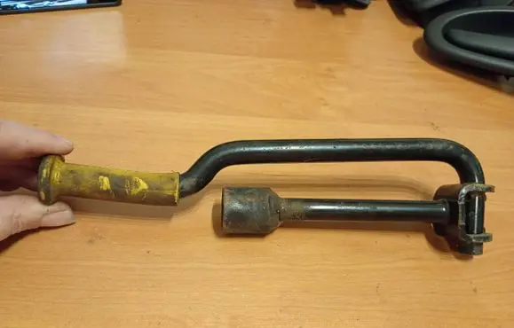 Renault Scenic I Wheel nut wrench 7700304909