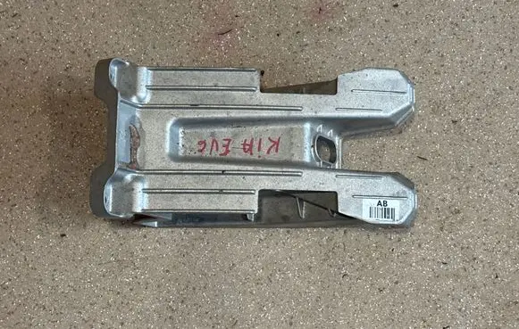 KIA EV6 Engine mounting bracket 