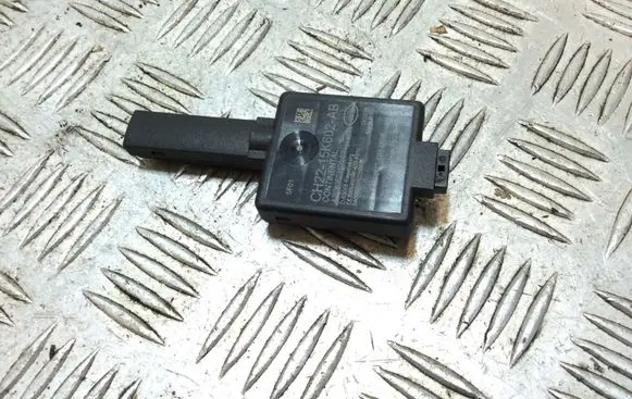 Land Rover Discovery 4 - LR4 Aerial antenna switch CH2215K602AB