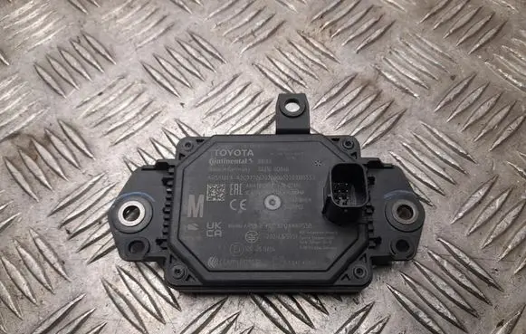 Toyota Yaris XP210 Distronic sensor radar 882100D040