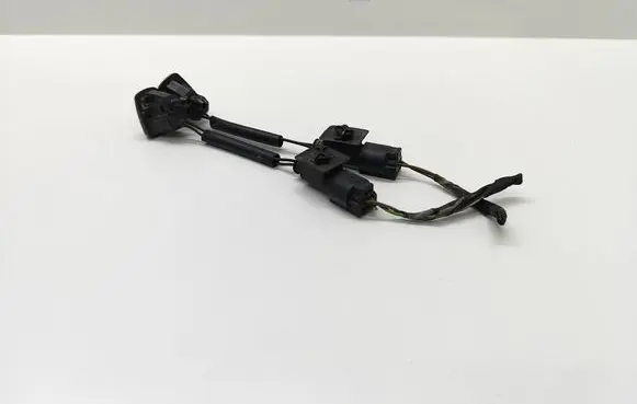 BMW 5 E60 E61 Windshield washer spray nozzle 7132969 1378908