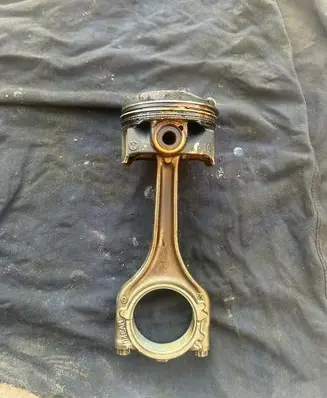 Skoda Superb B8 (3V) Piston with connecting rod