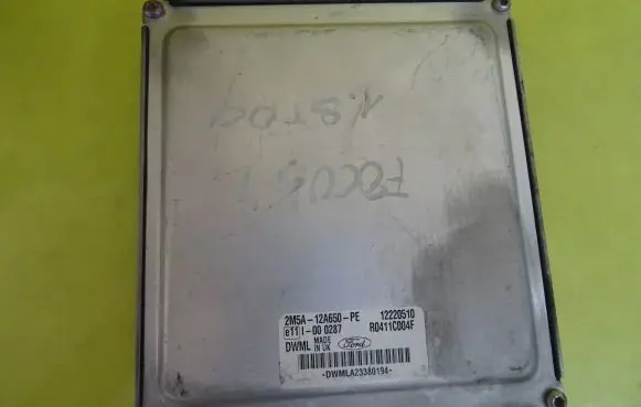 Ford Focus Engine control unit/module 2M5A-12A650-PE