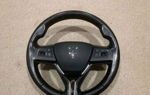 Maserati Ghibli Steering wheel 6700445040 6700216690