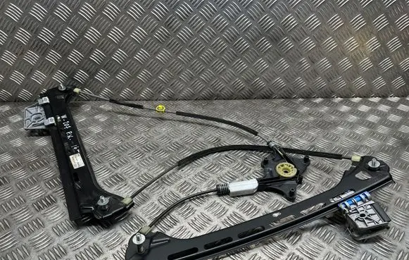 Mercedes-Benz E A207 Front door electric window regulator A2077200546 977647106
