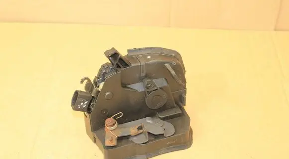 BMW X5 E53 Front door lock 8402539