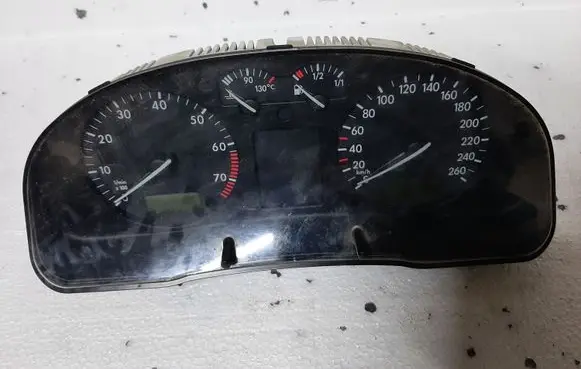 Volkswagen PASSAT B5 Speedometer (instrument cluster) 09051940090