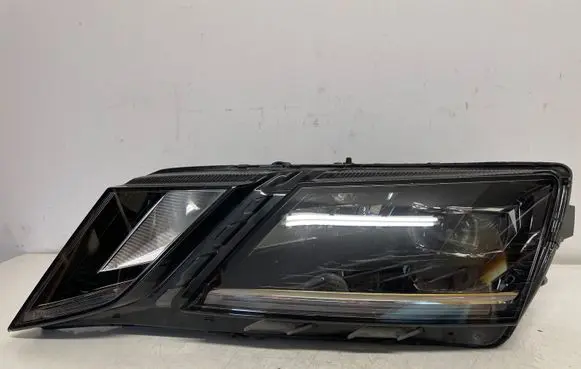 Skoda Octavia Mk3 (5E) Headlight/headlamp 5E1941017E 145100023707 LE15A6369