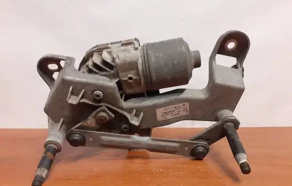 Mercedes-Benz S W221 Front wiper linkage and motor 0390241959 3397020797 113732825