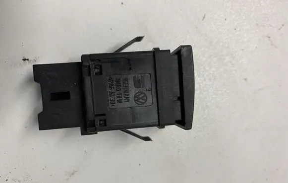 Volkswagen Polo IV 9N3 Windscreen/window heater switch 6Q0959621