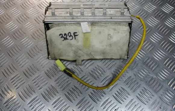 Mazda 323 F Steering wheel airbag