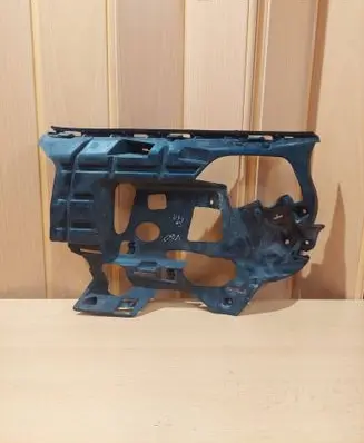Volvo V60 Front bumper mounting bracket 31323840