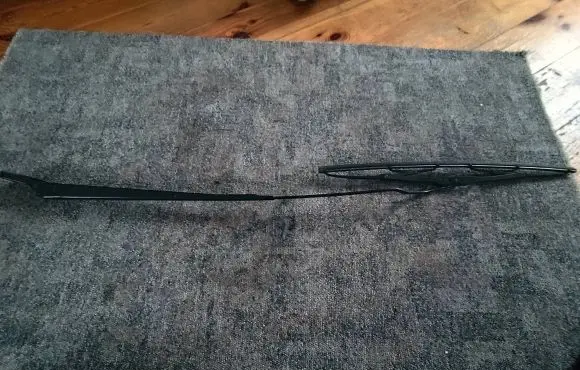 Citroen C5 Front wiper blade arm 071956