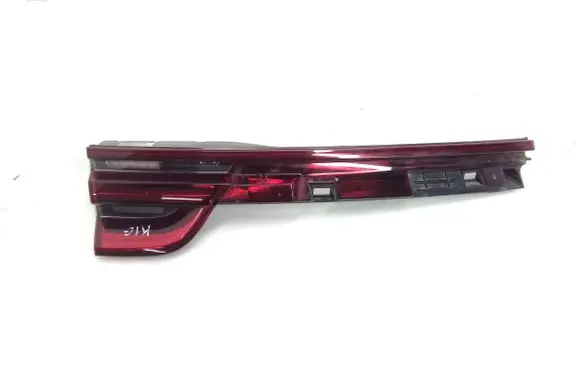 Tailgate rear/tail lights