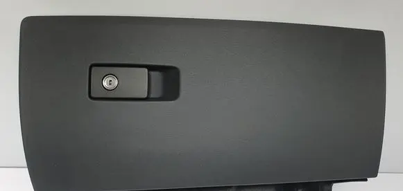 Volvo V70 Glove box 31305492