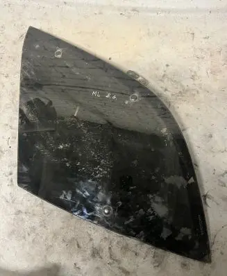 Mercedes-Benz ML W163 Rear side window