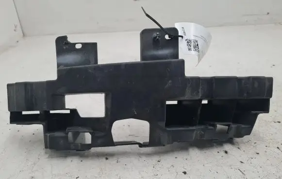 Ford C-MAX I Front bumper mounting bracket 3M5117E857