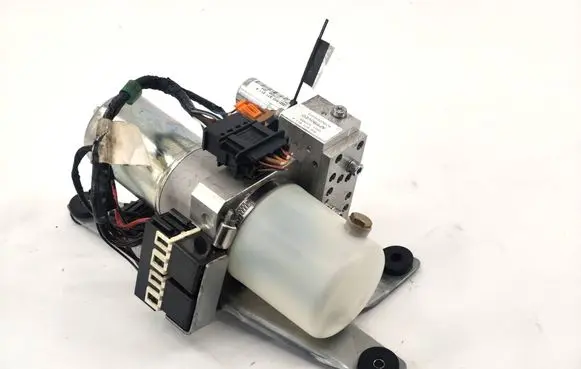 Audi A4 S4 B7 8E 8H Convertible roof hydraulic pump 8H0871611A