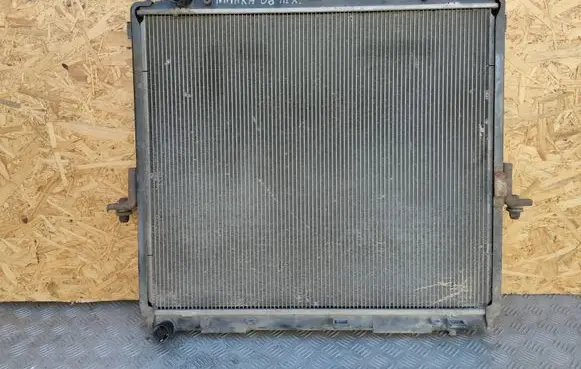 Nissan Navara D40 Coolant radiator