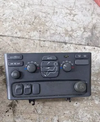 Volvo S80 Climate control unit 949S811
