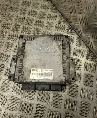 Opel Vivaro Engine control unit/module 8200204836 0281010632 8200051608