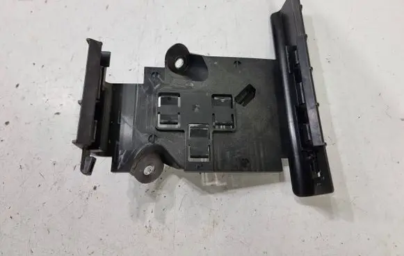 Volkswagen Golf VII Other engine bay part 5Q0906507F