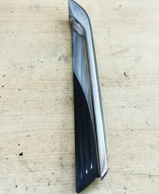 BMW 6 F12 F13 Front fender indicator light 7221860