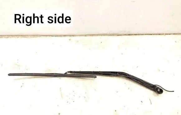 Chevrolet Corvette C7 Front wiper blade arm