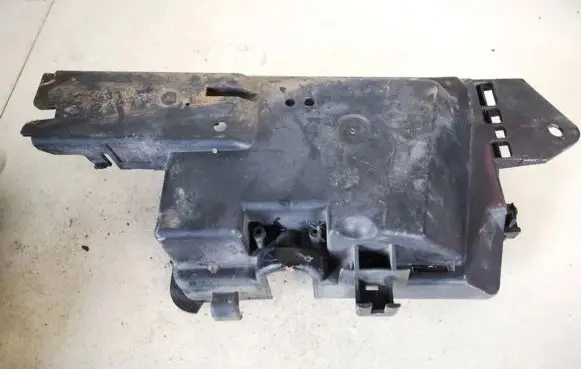 Volvo S70 V70 V70 XC Fuse box cover 9441155 1928403570