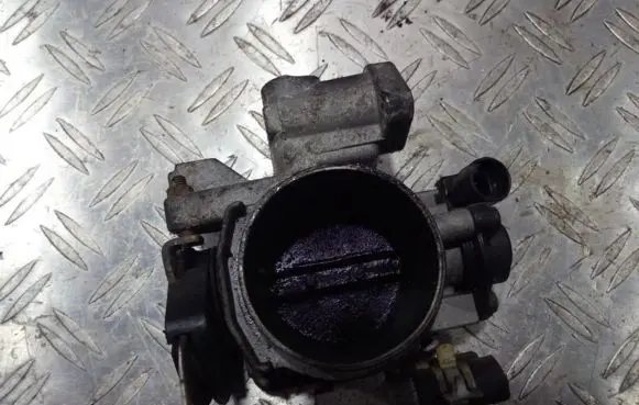 Opel Tigra A Throttle valve 90501011