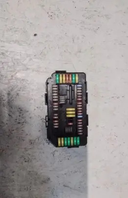 BMW X6 F16 Fuse module 6819653