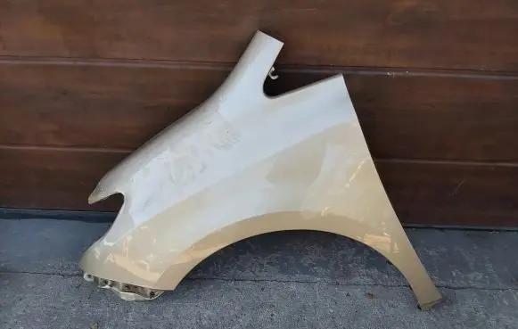 Toyota Sienna XL10 I Fender