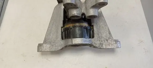 Chrysler Pacifica Engine mount bracket P68237965AF D038602918