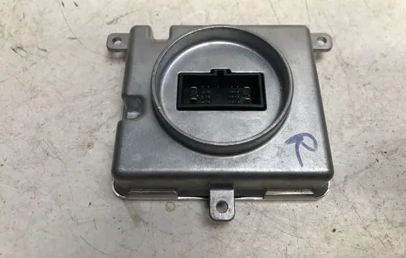 Opel Astra K Headlight ballast module Xenon 39024622 83704000000000 695085258