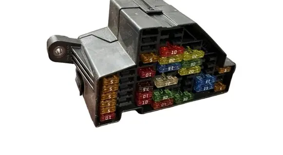 Volkswagen Golf V Fuse module KHMA5030 46091AKB24 061126445300