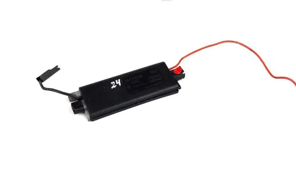 Audi A4 S4 B5 8D Antenna control unit 8d5035225