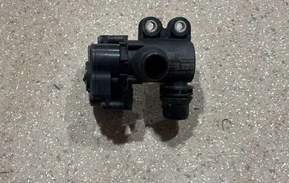 Mercedes-Benz GLE W167 Coolant heater control valve A0005061500