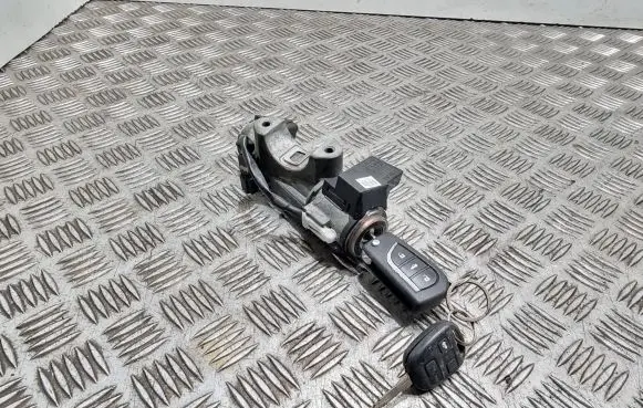 Toyota Avensis T250 Ignition lock 8978305010 736661a 05015178