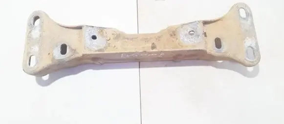 BMW 5 E39 Engine mounting bracket