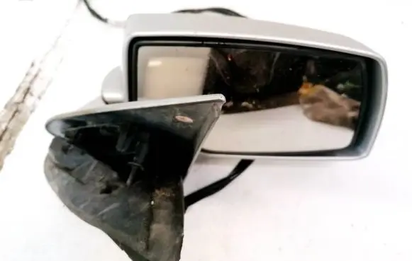 Cadillac SRX Front door electric wing mirror E1010793