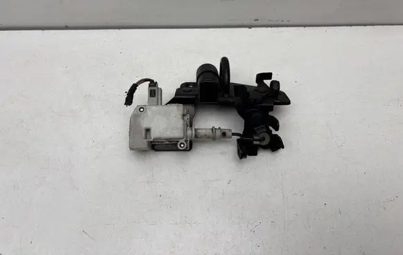 Tailgate/trunk/boot lock/catch/latch