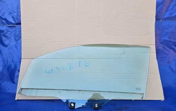 Toyota Aygo AB40 Front door window glass four-door 68112-0H030