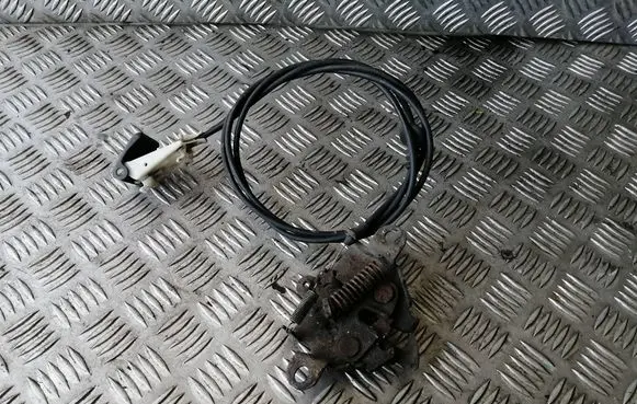 Toyota Yaris Engine bonnet/hood lock/catch 